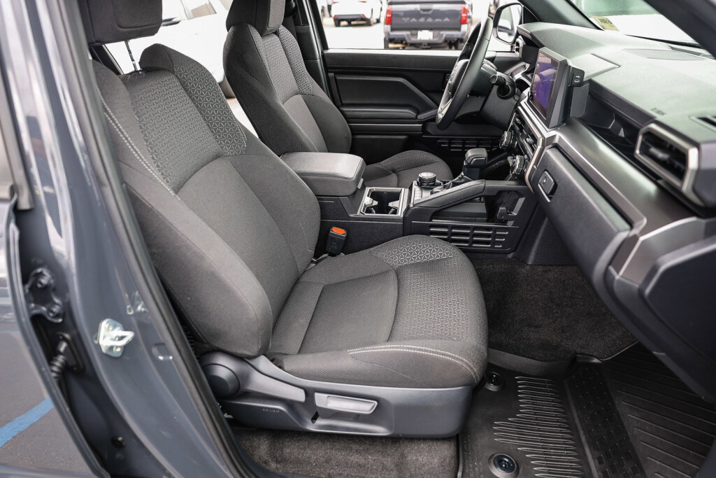 Certified 2025 Toyota 4Runner SR5 AWD/4WD image 8