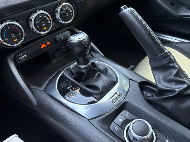 Used 2020 MAZDA MX-5 Miata RF Grand Touring RWD image 25