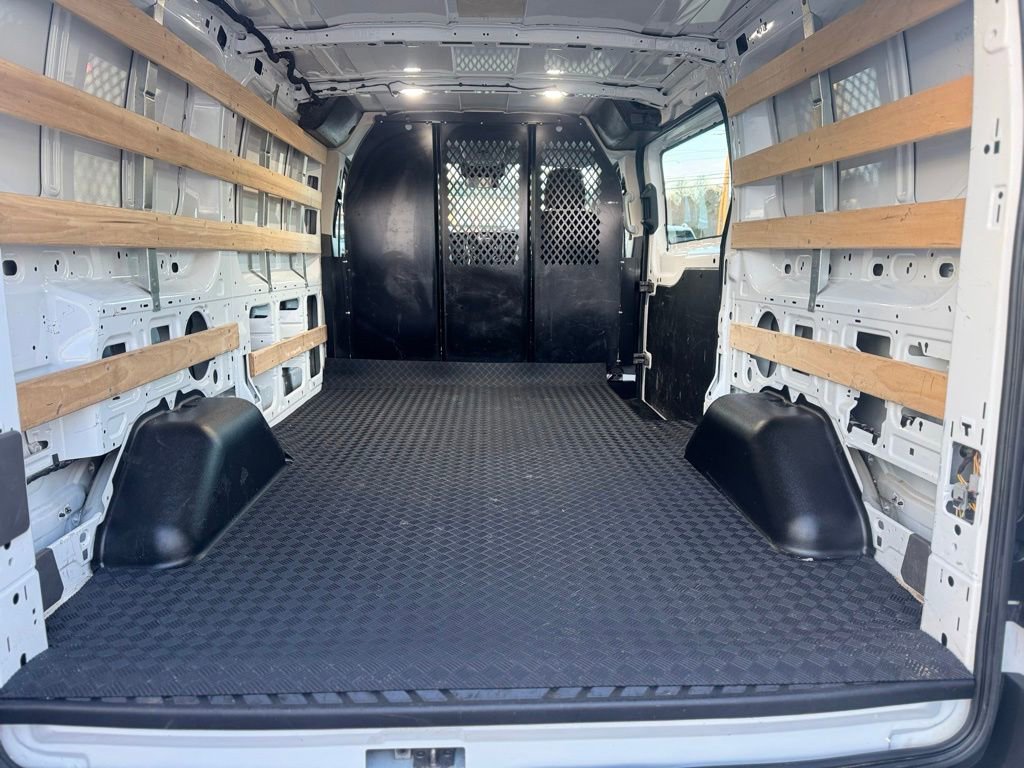 Used 2024 Ford Transit 250 Low Roof AWD w/ Exterior Upgrade Package image 5