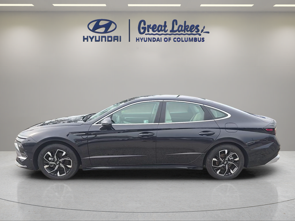 Used 2025 Hyundai Sonata SEL FWD image 2