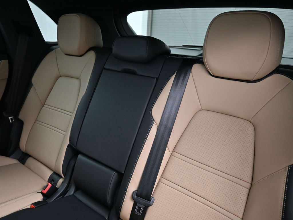 New 2026 Porsche Cayenne image 6