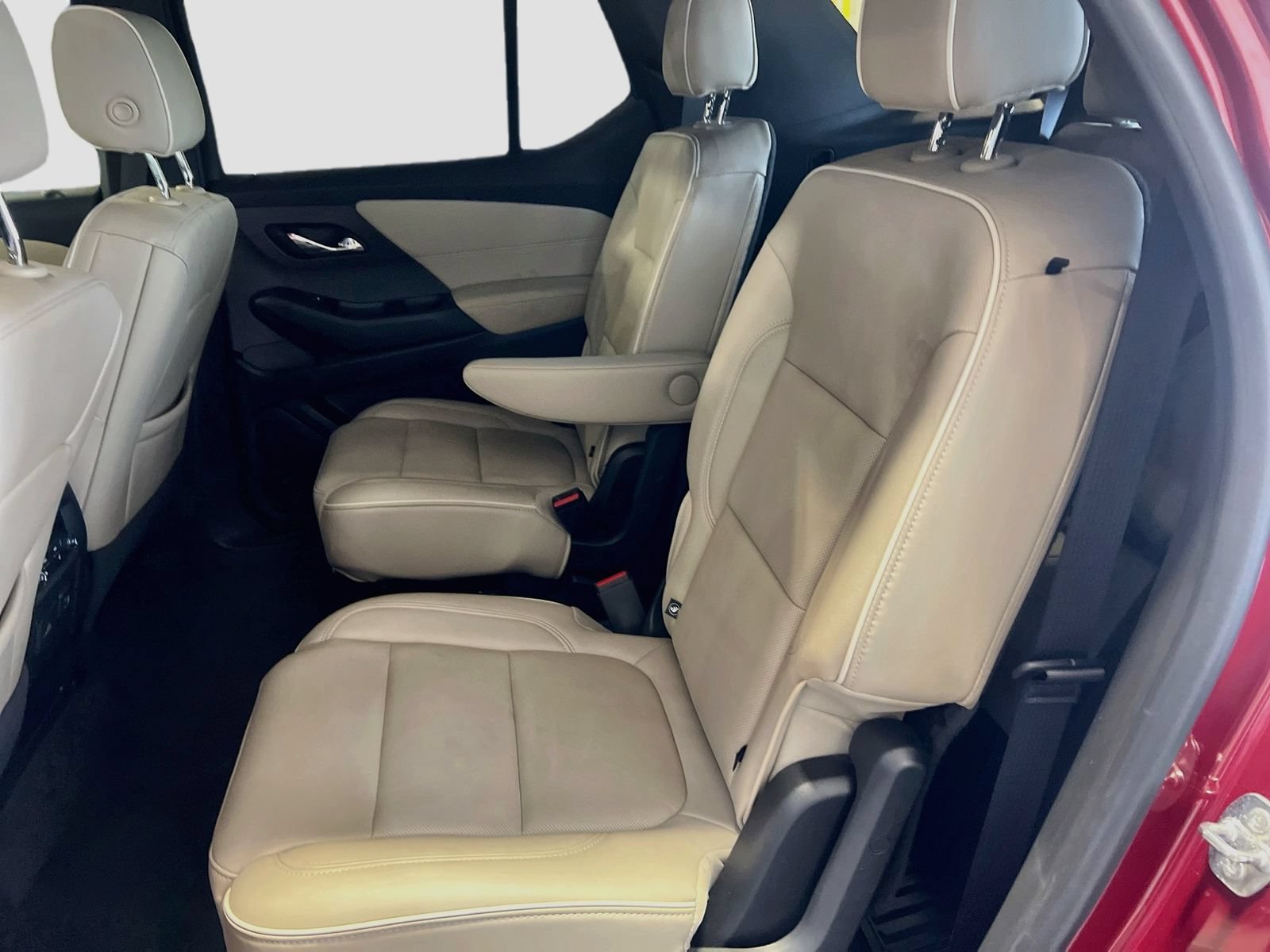 Used 2022 Chevrolet Traverse Premier AWD/4WD image 26