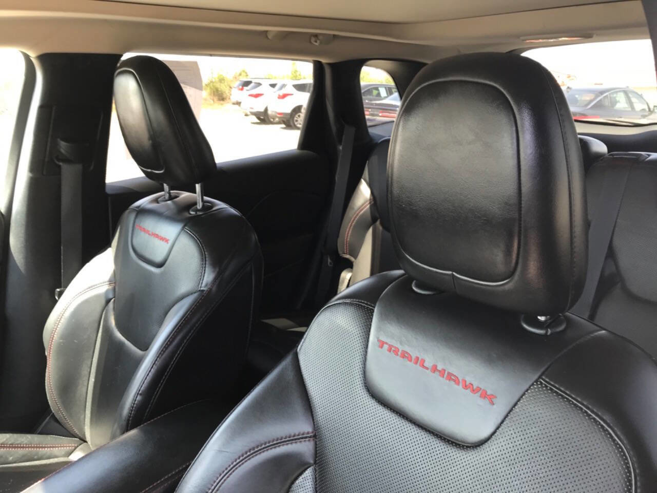 Used 2018 Jeep Cherokee Trailhawk w/ Quick Order Package 27L AWD/4WD image 8