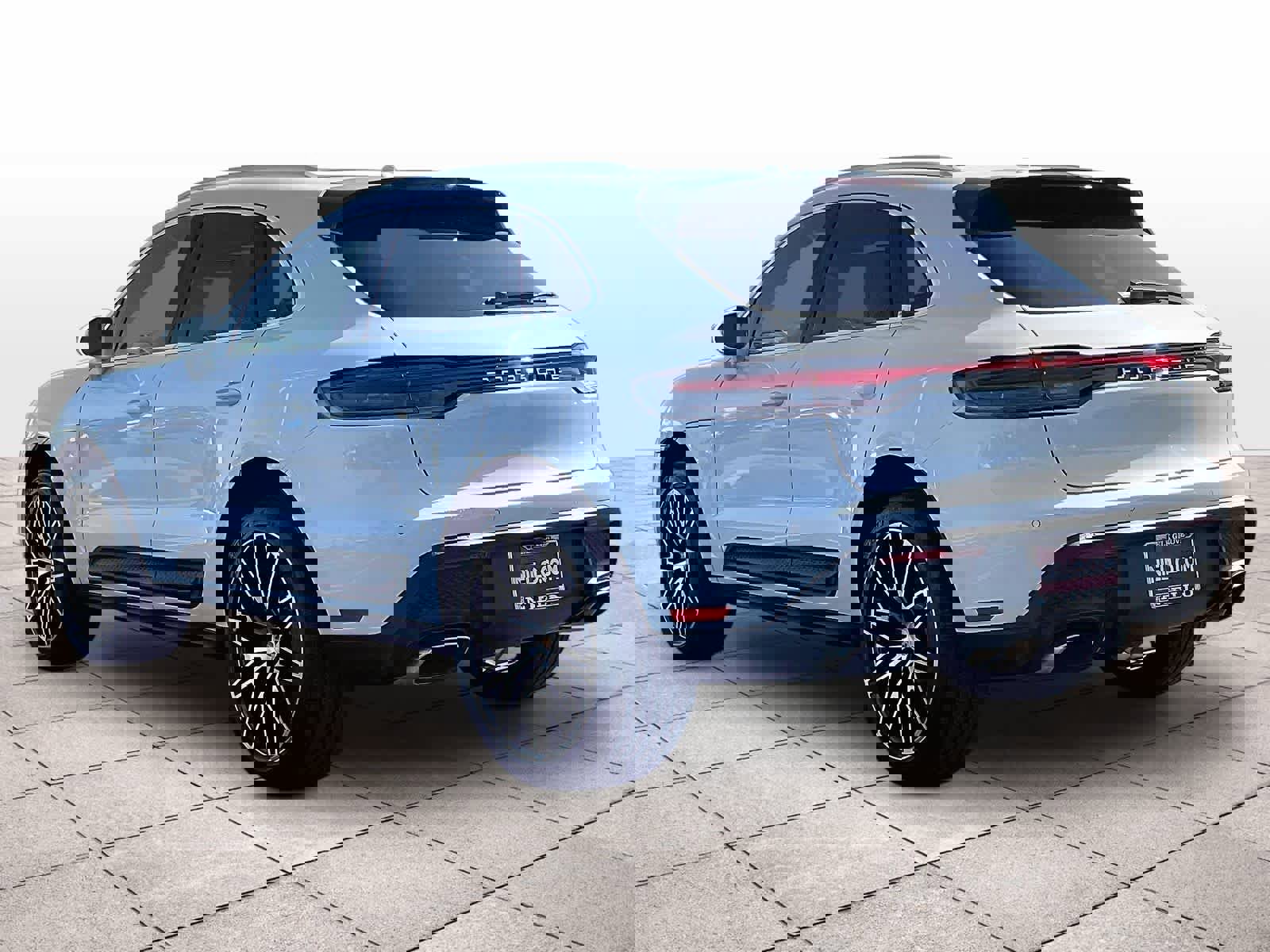 Used 2024 Porsche Macan image 14