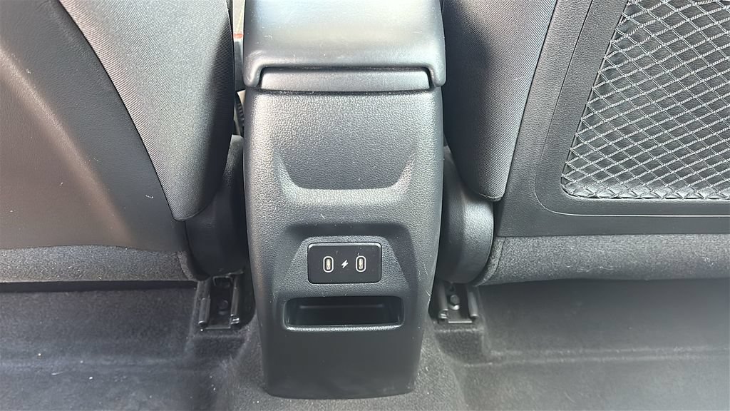 Used 2025 Hyundai Venue SEL FWD image 31