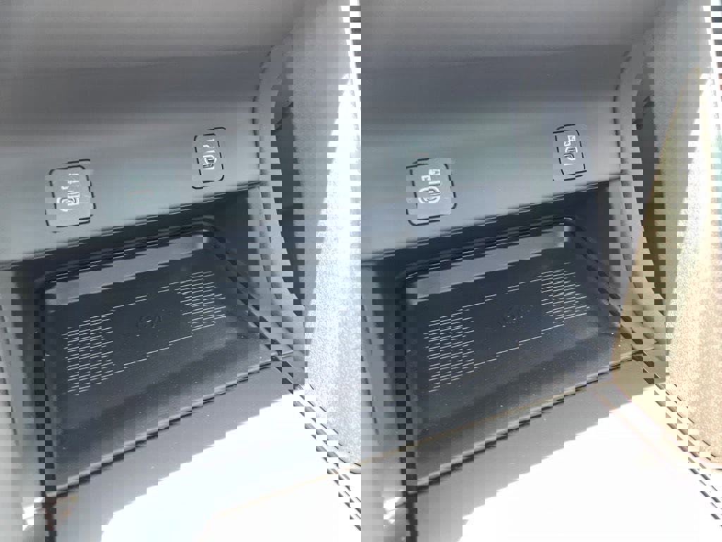 New 2025 Land Rover Discovery Sport S image 21