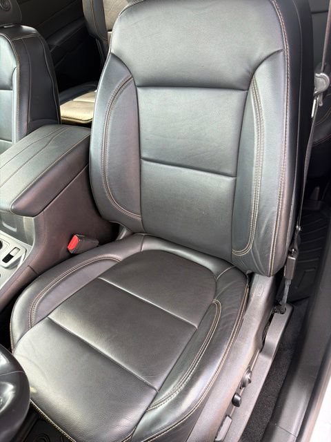 Used 2019 Chevrolet Traverse LT FWD image 16
