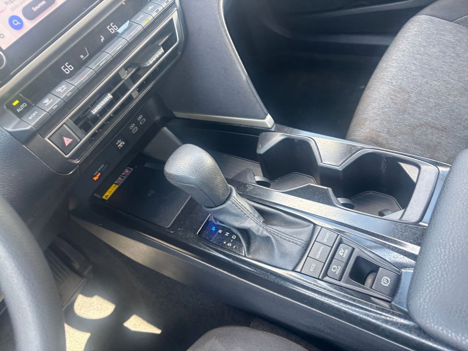 Used 2025 Toyota Camry LE image 40