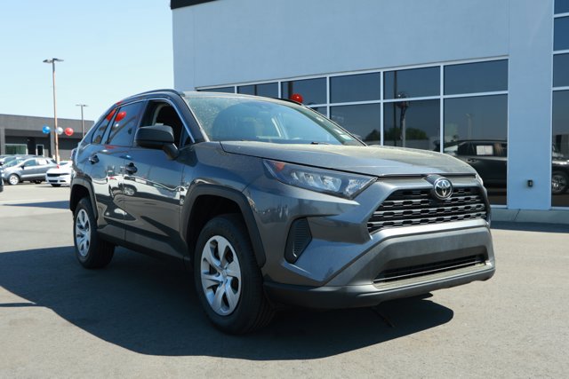 Used 2021 Toyota RAV4 LE FWD image 3