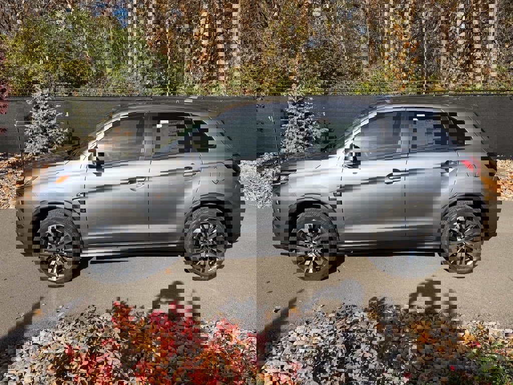 New 2025 Mitsubishi Outlander Sport ES image 2
