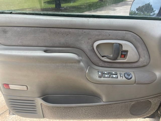 Used 1999 Chevrolet Tahoe 4WD w/ Skid Plate Pkg image 14