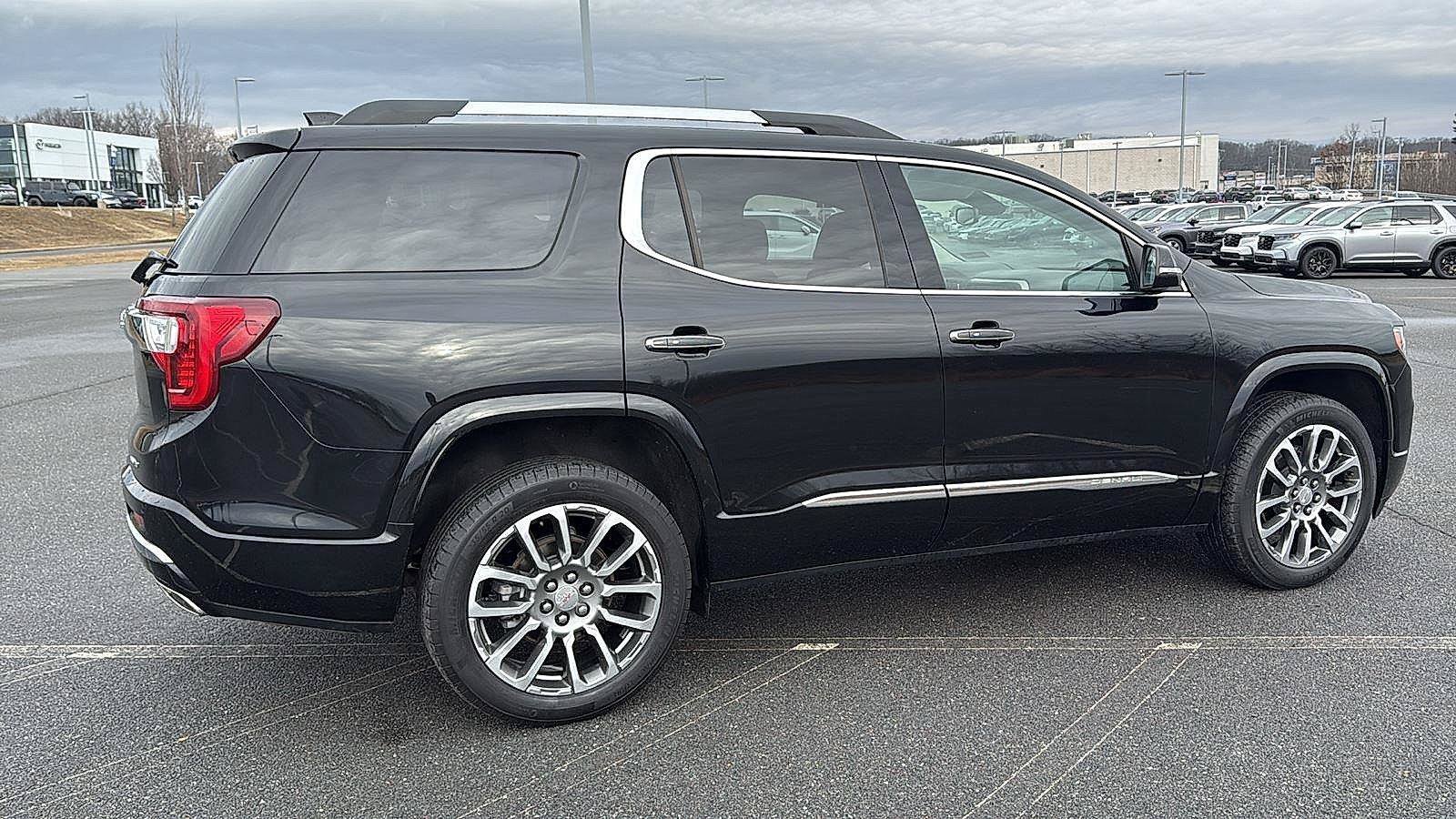 Used 2022 GMC Acadia Denali AWD/4WD image 5