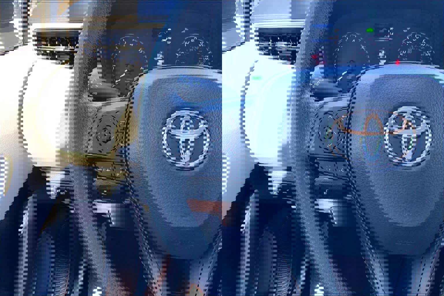 Used 2025 Toyota Corolla LE image 23