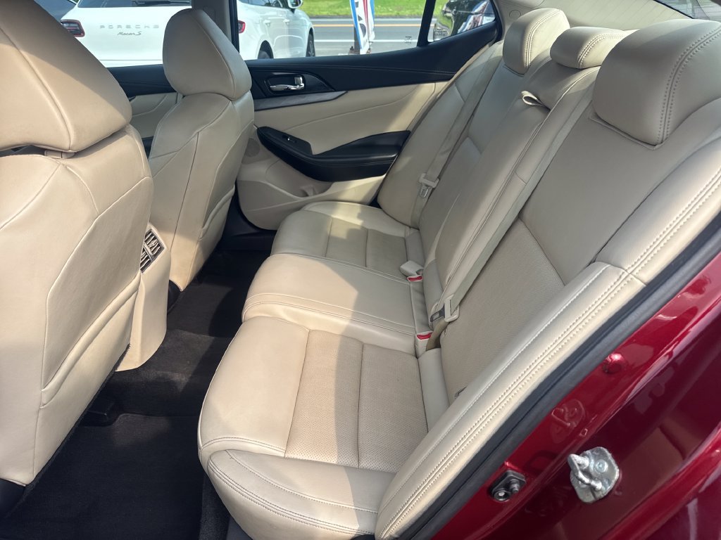 Used 2017 Nissan Maxima 3.5 SV w/ Interior Lighting Package FWD image 26