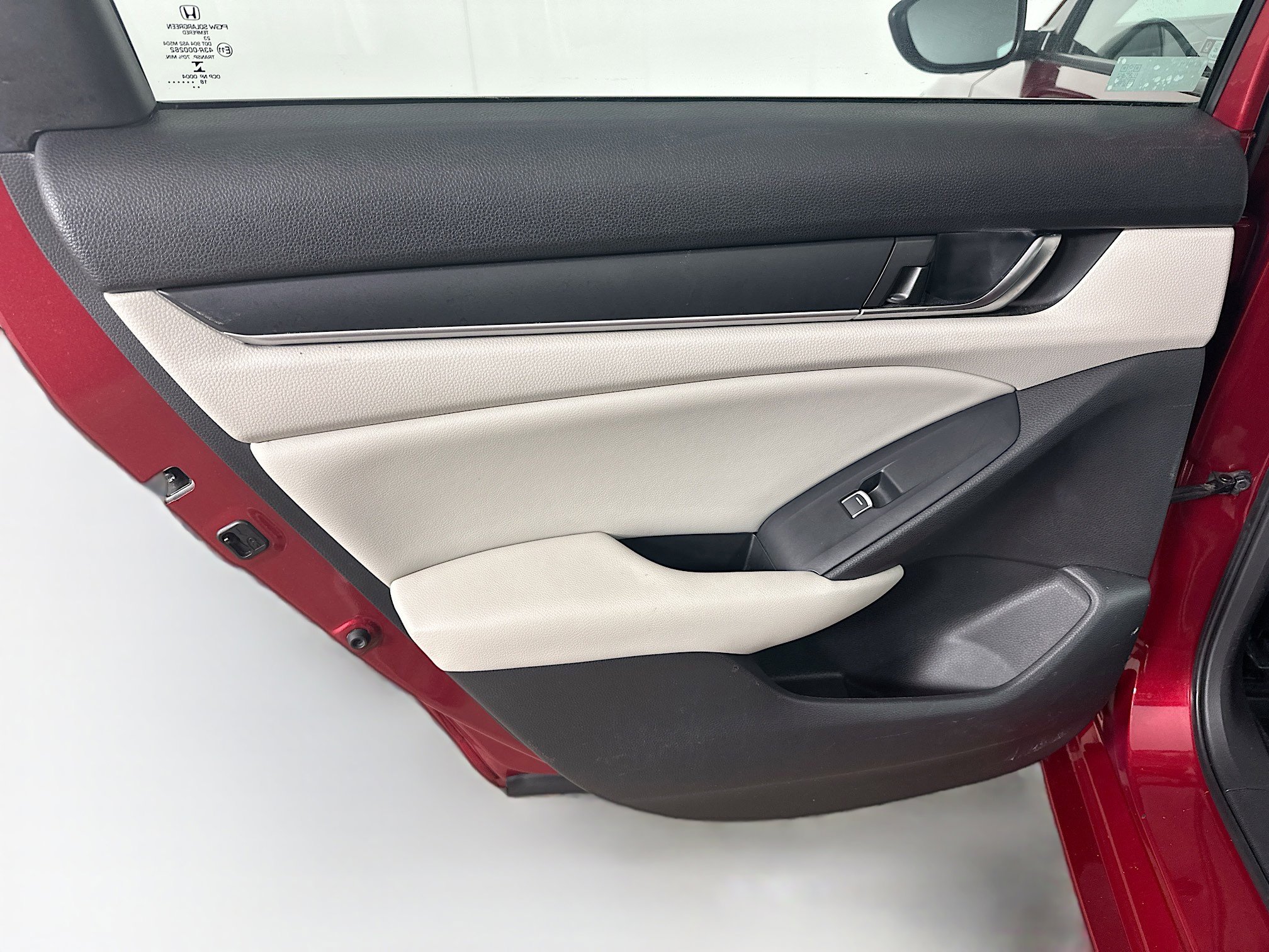 Used 2018 Honda Accord LX image 25