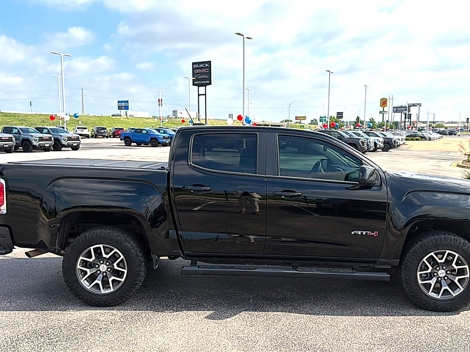 Used 2022 GMC Canyon AT4 w/ Trailering Package AWD/4WD image 6