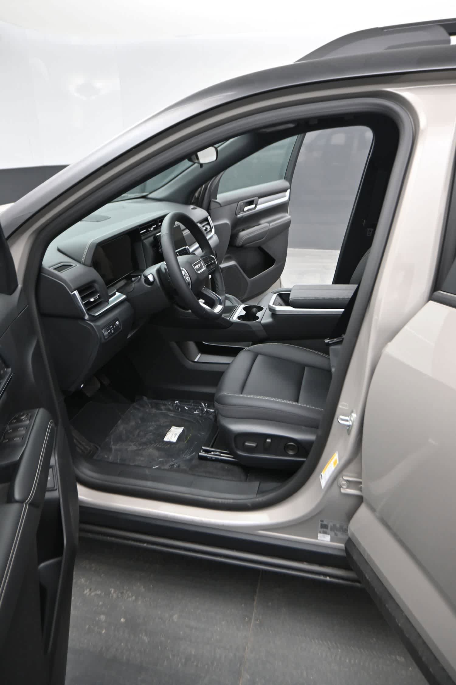 New 2026 GMC Terrain Elevation w/ Elevation Premium Package AWD/4WD image 16