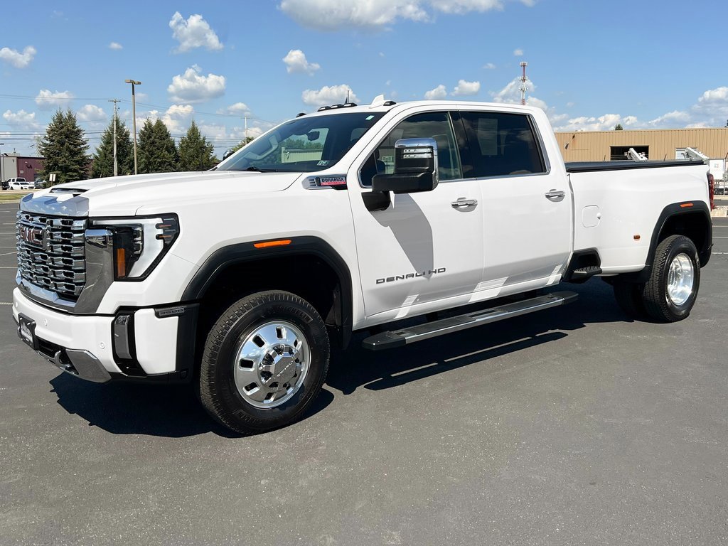 Used 2024 GMC Sierra 3500 Denali w/ Denali Reserve Package image 15