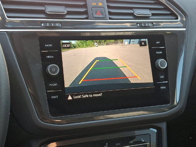 Used 2022 Volkswagen Tiguan SE FWD image 17