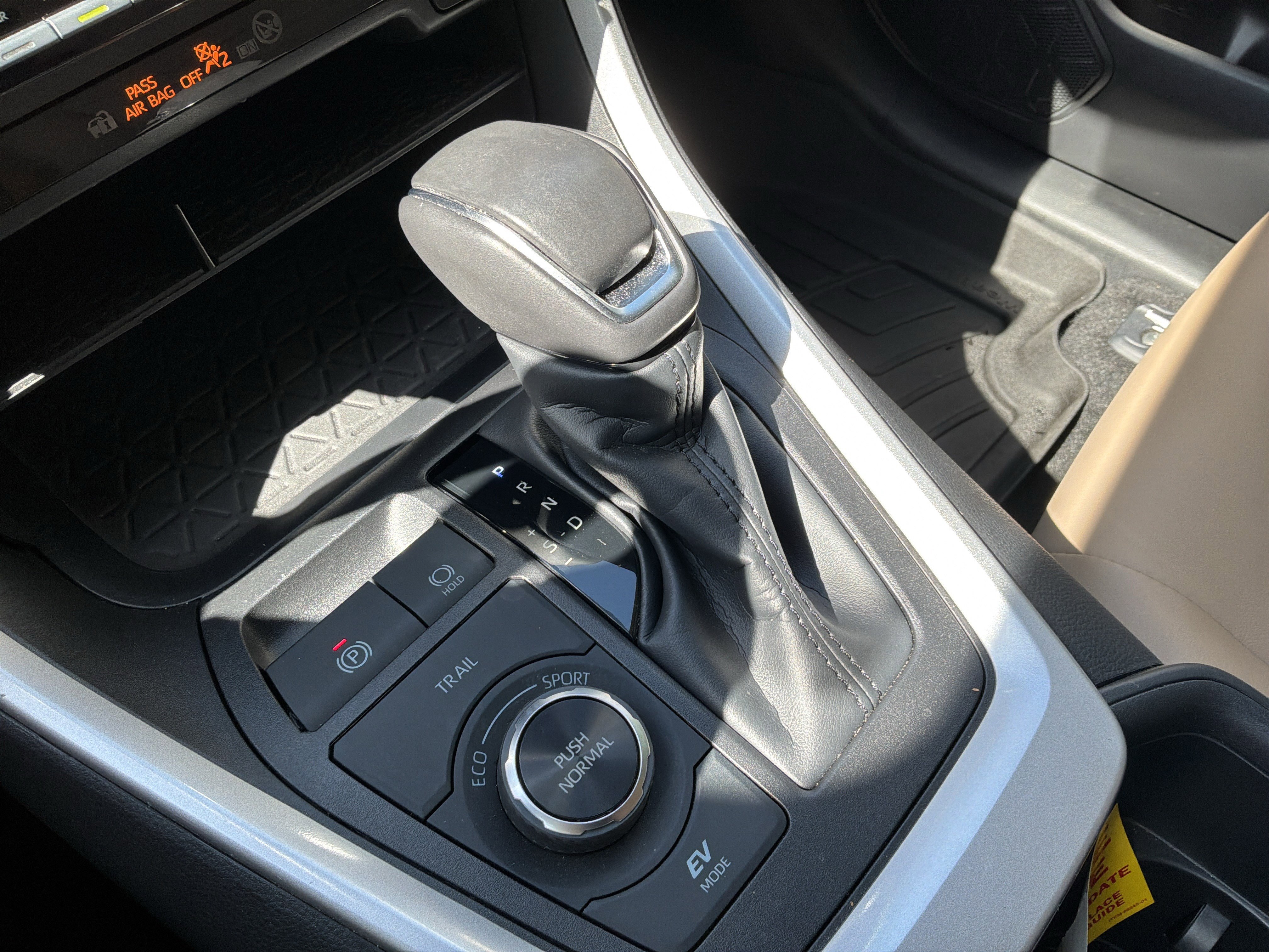 Used 2025 Toyota RAV4 XLE Premium AWD/4WD image 26