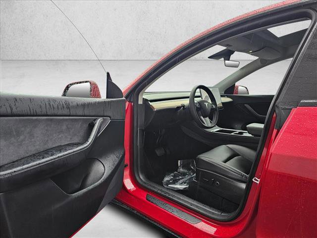 Used 2021 Tesla Model Y Long Range image 18