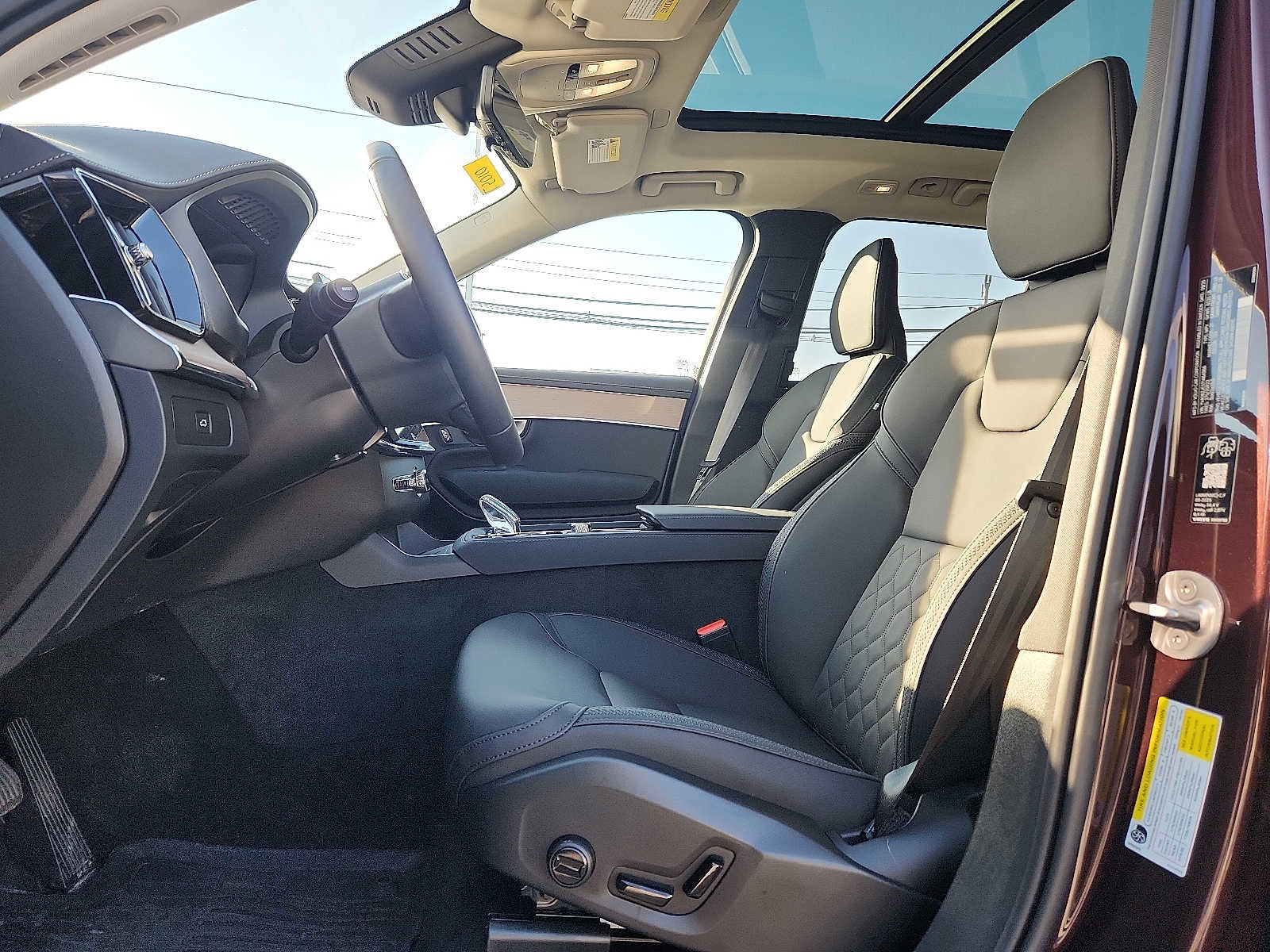 Used 2026 Volvo XC90 B6 Plus w/ Protection Package Premier image 13