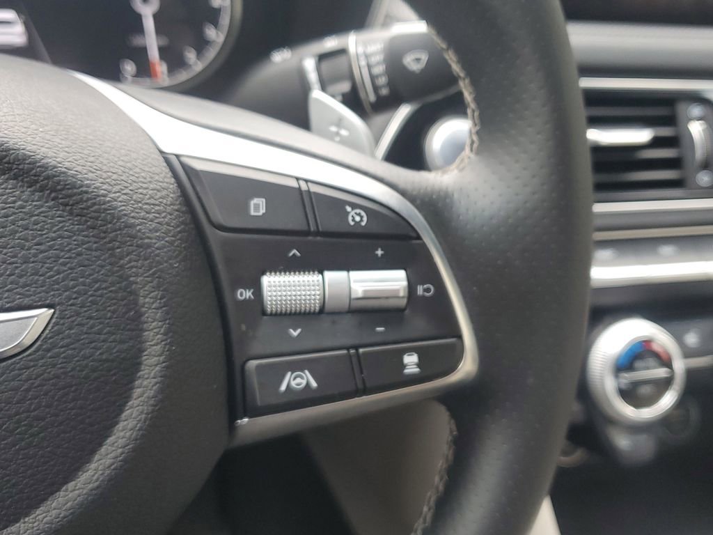 Used 2023 Genesis G70 2.0T image 28