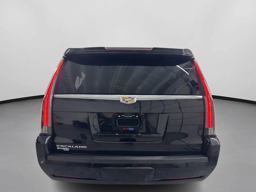 Used 2020 Cadillac Escalade ESV Premium Luxury image 8