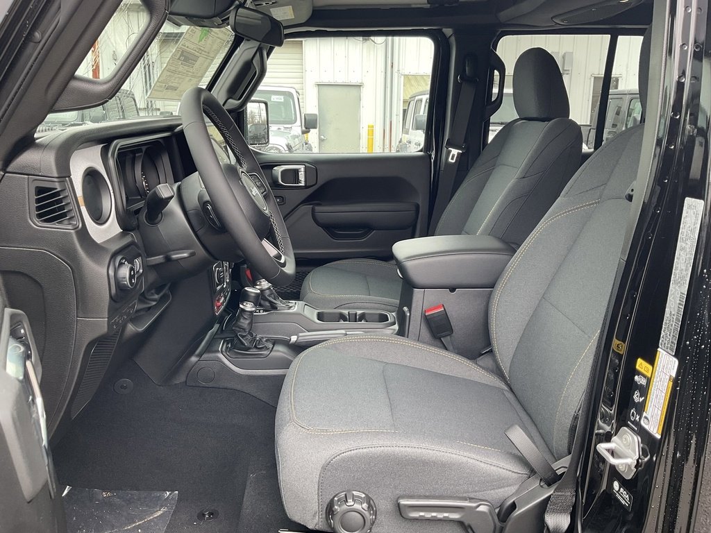 New 2025 Jeep Gladiator Willys image 8