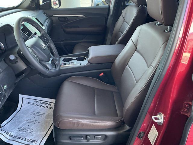 Used 2025 Honda Passport EX-L image 12