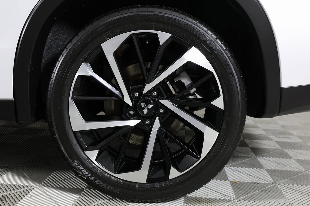 Used 2023 Mitsubishi Outlander SE image 43