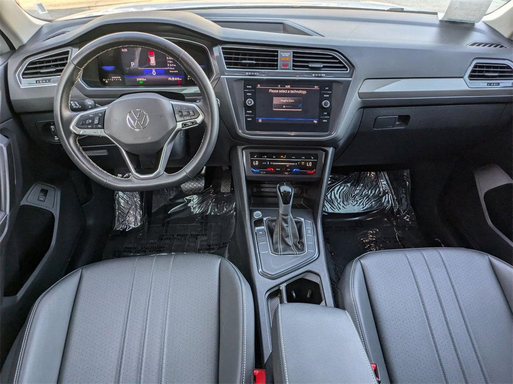 Used 2024 Volkswagen Tiguan SE image 24