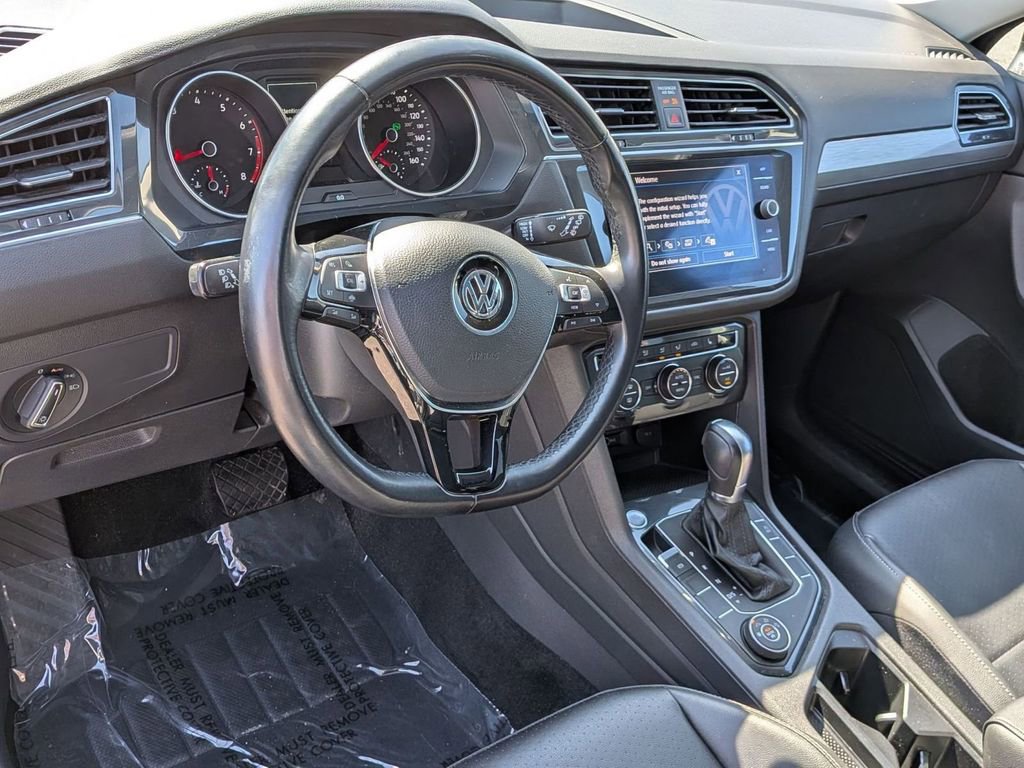 Used 2019 Volkswagen Tiguan SE w/ Panoramic Sunroof Package image 11