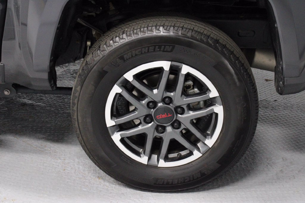 Used 2025 Toyota Tacoma TRD Sport AWD/4WD image 18