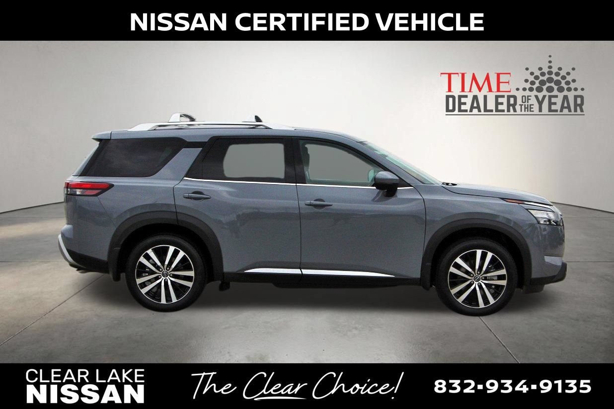 Certified 2025 Nissan Pathfinder Platinum w/ Cargo Package FWD image 9