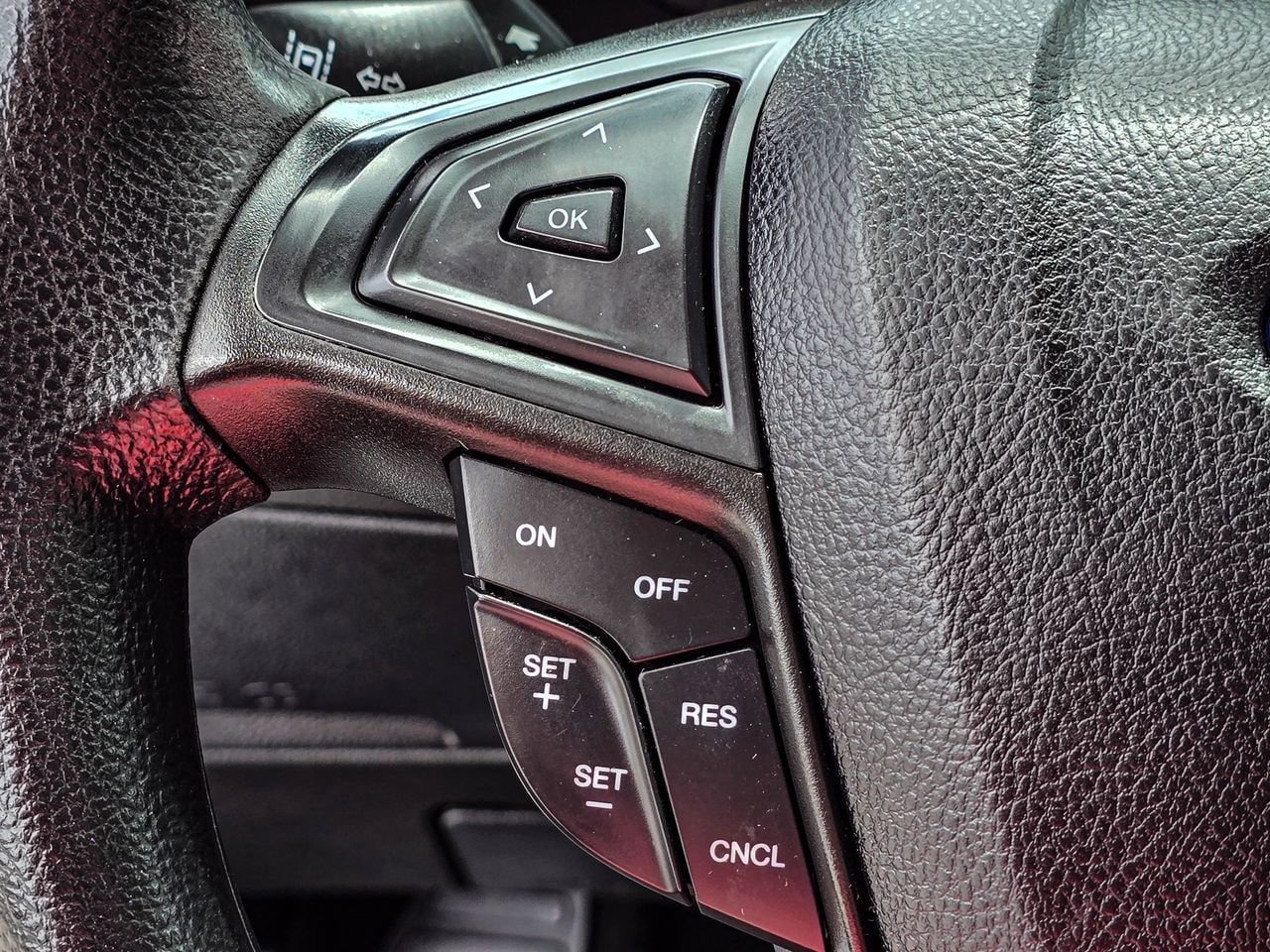 Used 2021 Ford Edge SE FWD image 22