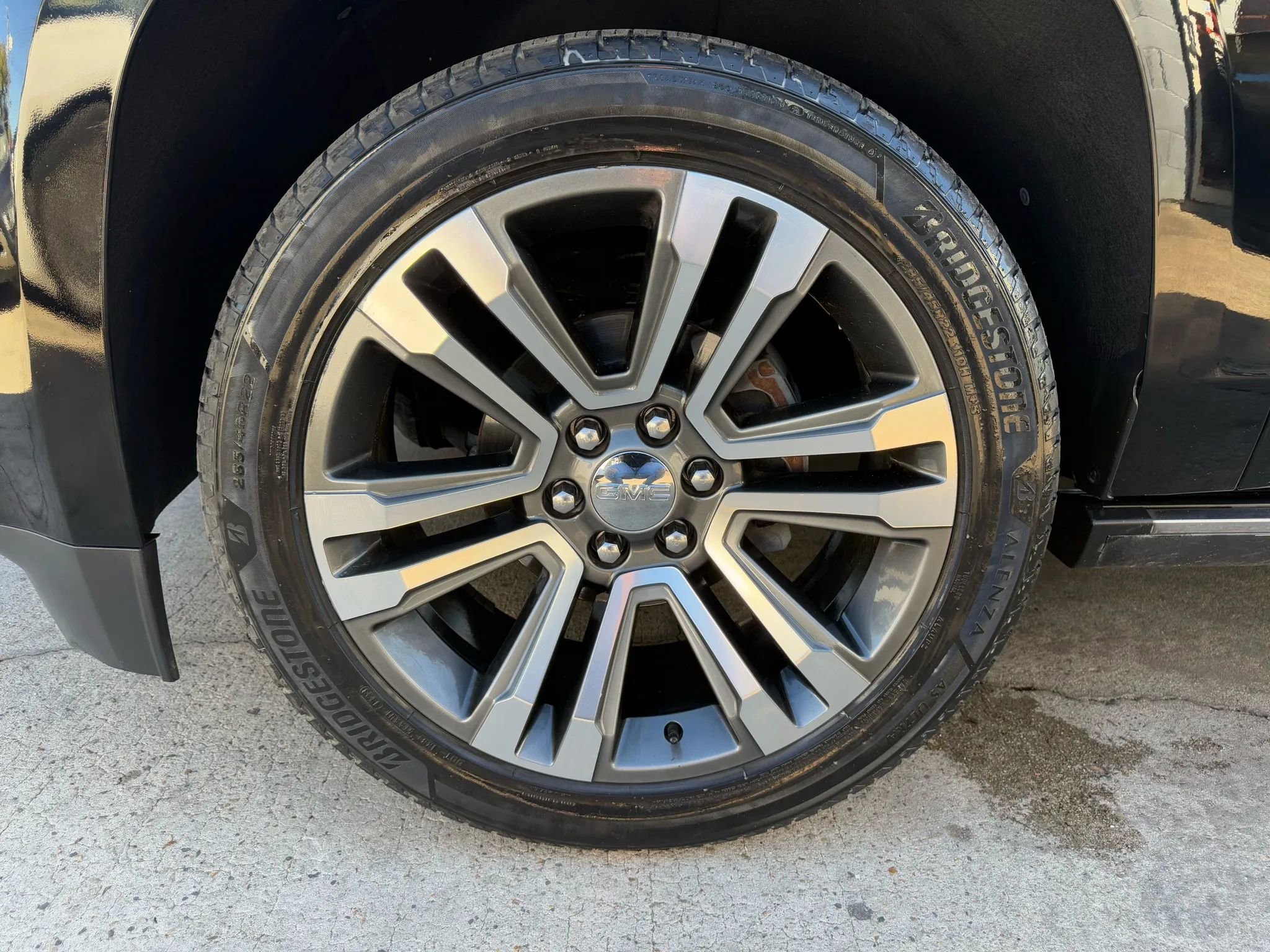 Used 2018 GMC Yukon Denali w/ Denali Ultimate Package image 23