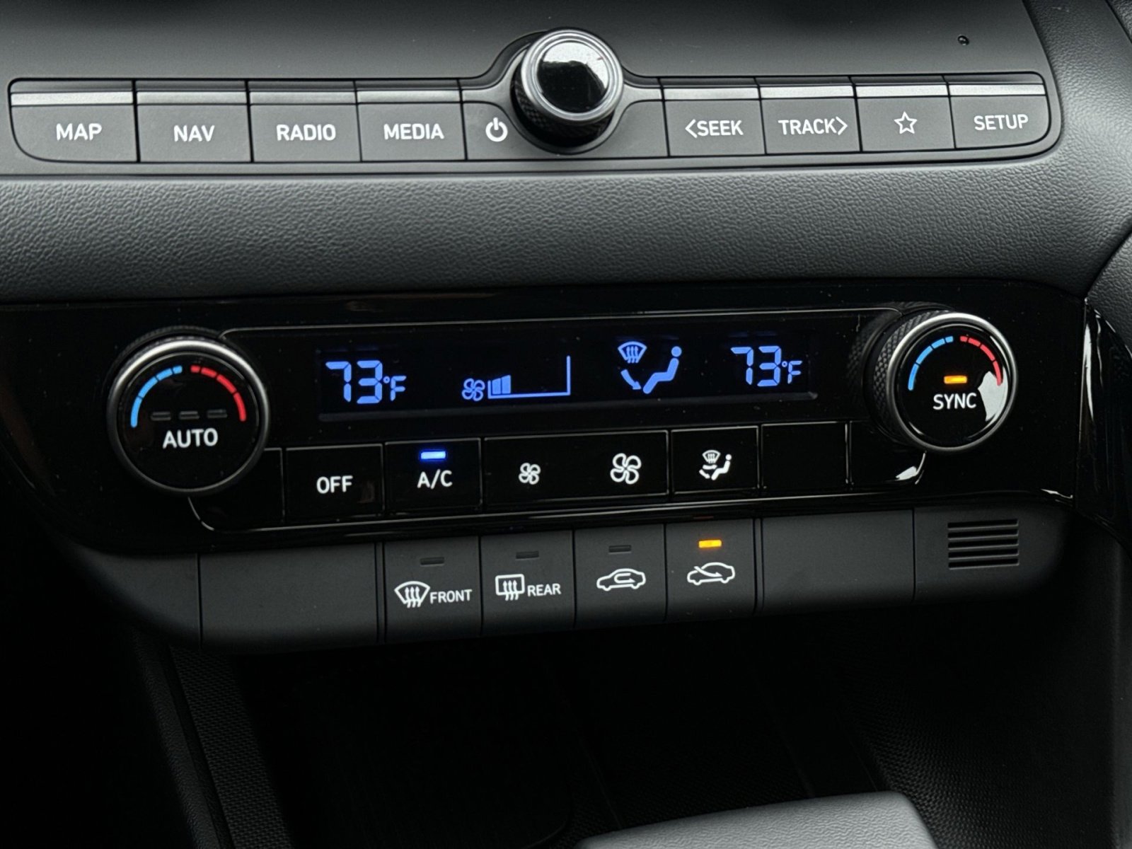 Used 2025 Hyundai Elantra SEL w/ Cargo Package image 20