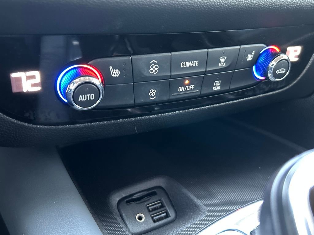 Used 2020 Buick Enclave Essence image 15