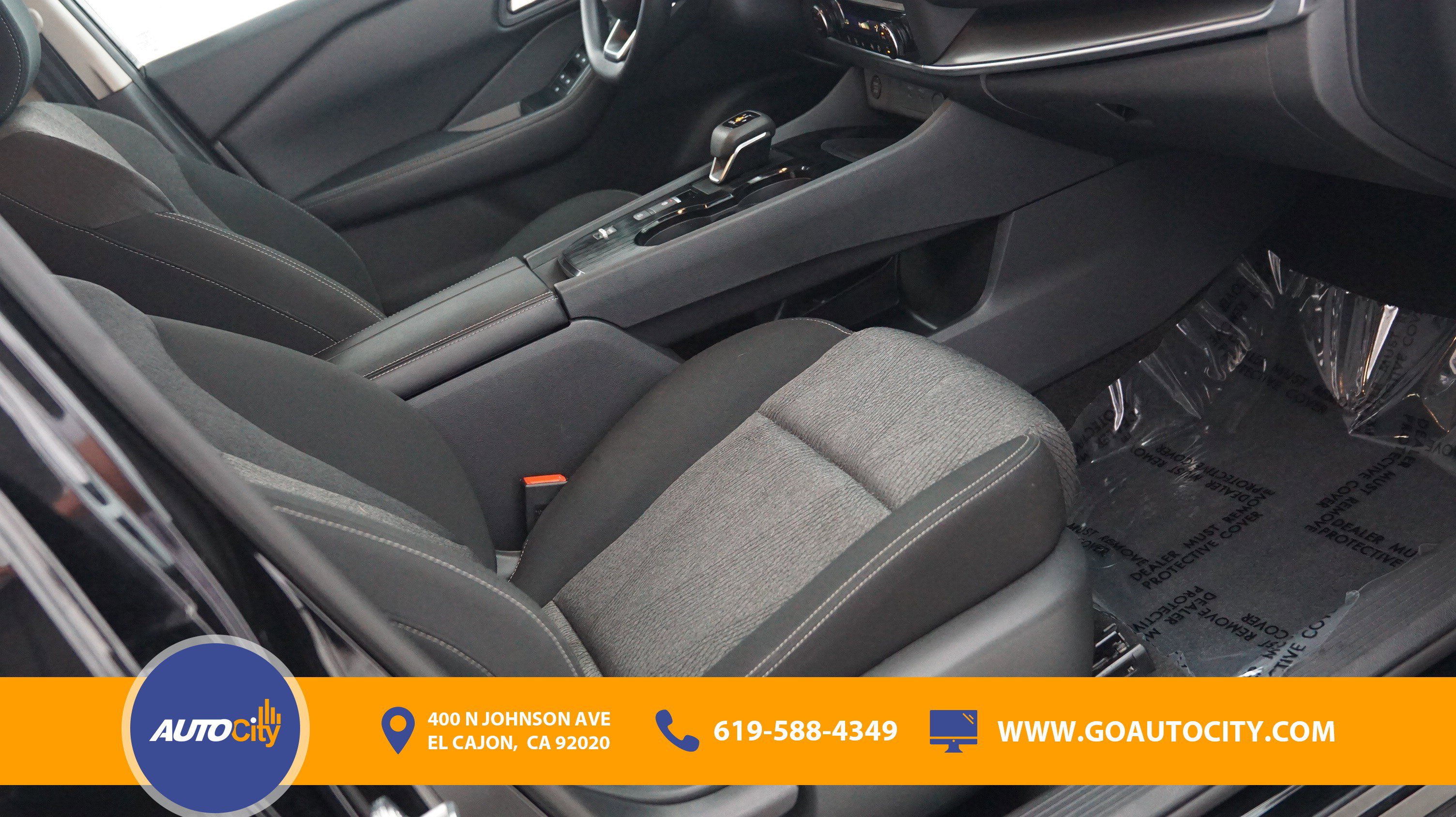 Used 2024 Nissan Rogue SV image 8