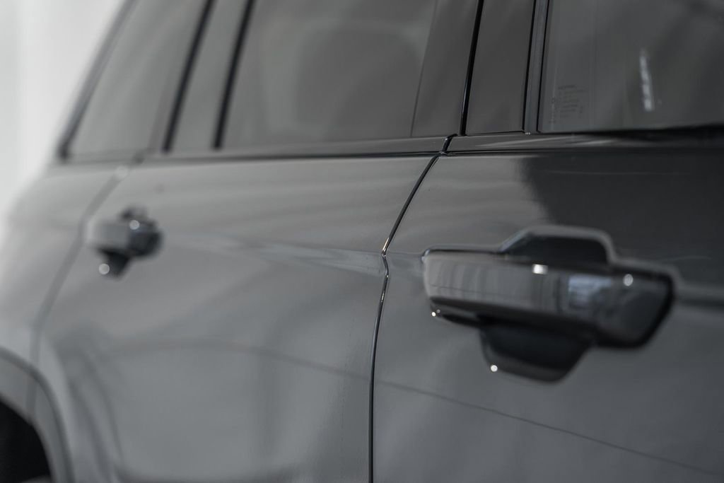 New 2025 Jeep Grand Cherokee Laredo X w/ Trailer Tow Package image 14