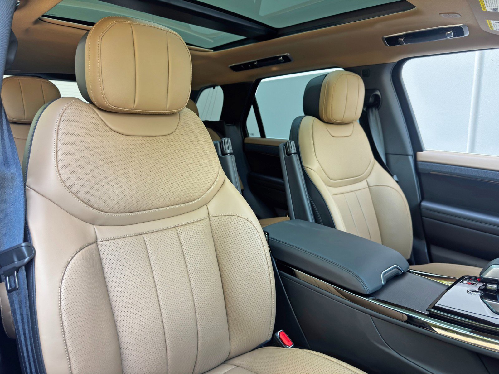 Used 2024 Land Rover Range Rover Sport Autobiography image 44