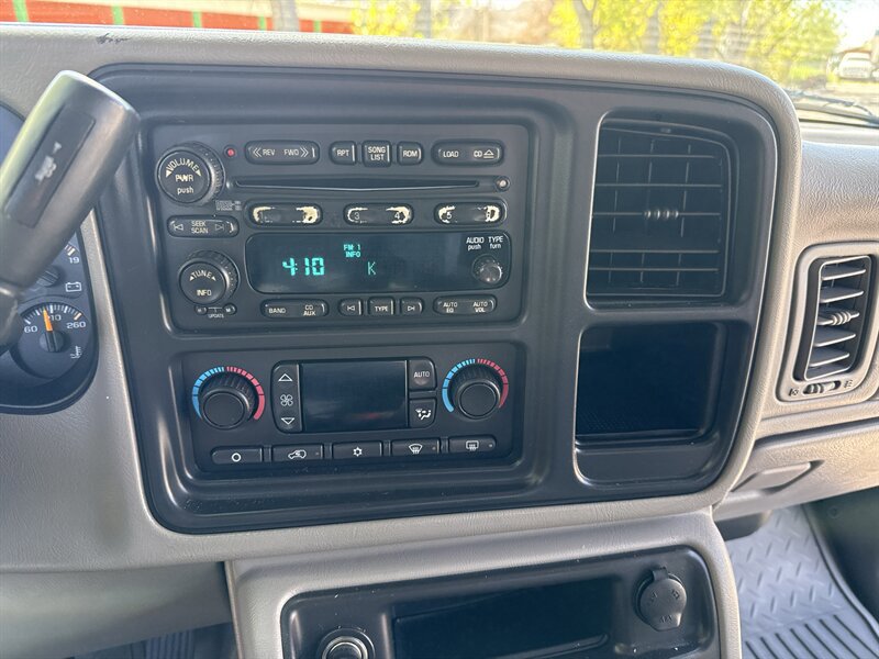 Used 2005 GMC Sierra 1500 SLT w/ Light Duty Power Package image 36