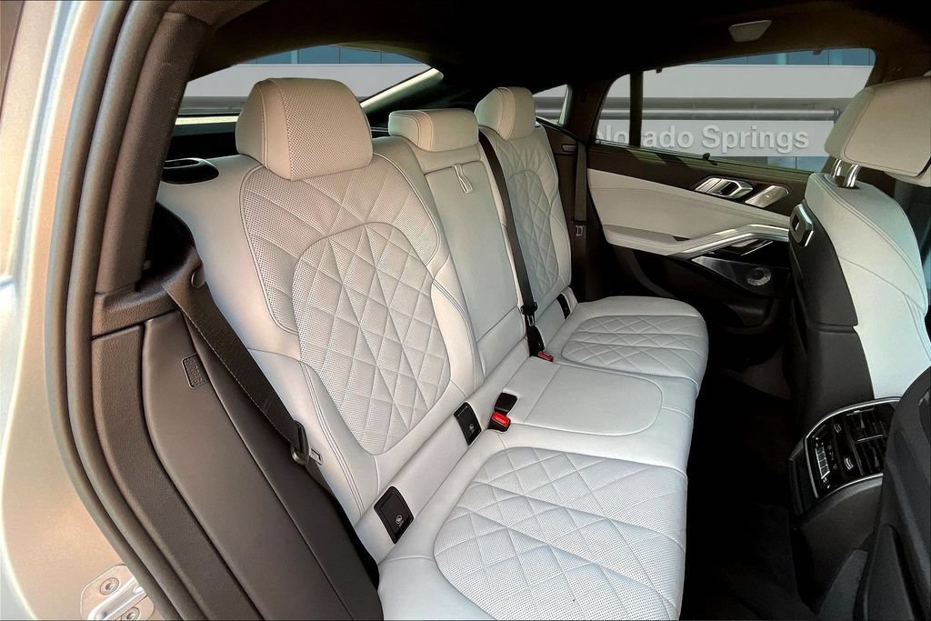 Used 2025 BMW X6 M60i AWD/4WD image 25