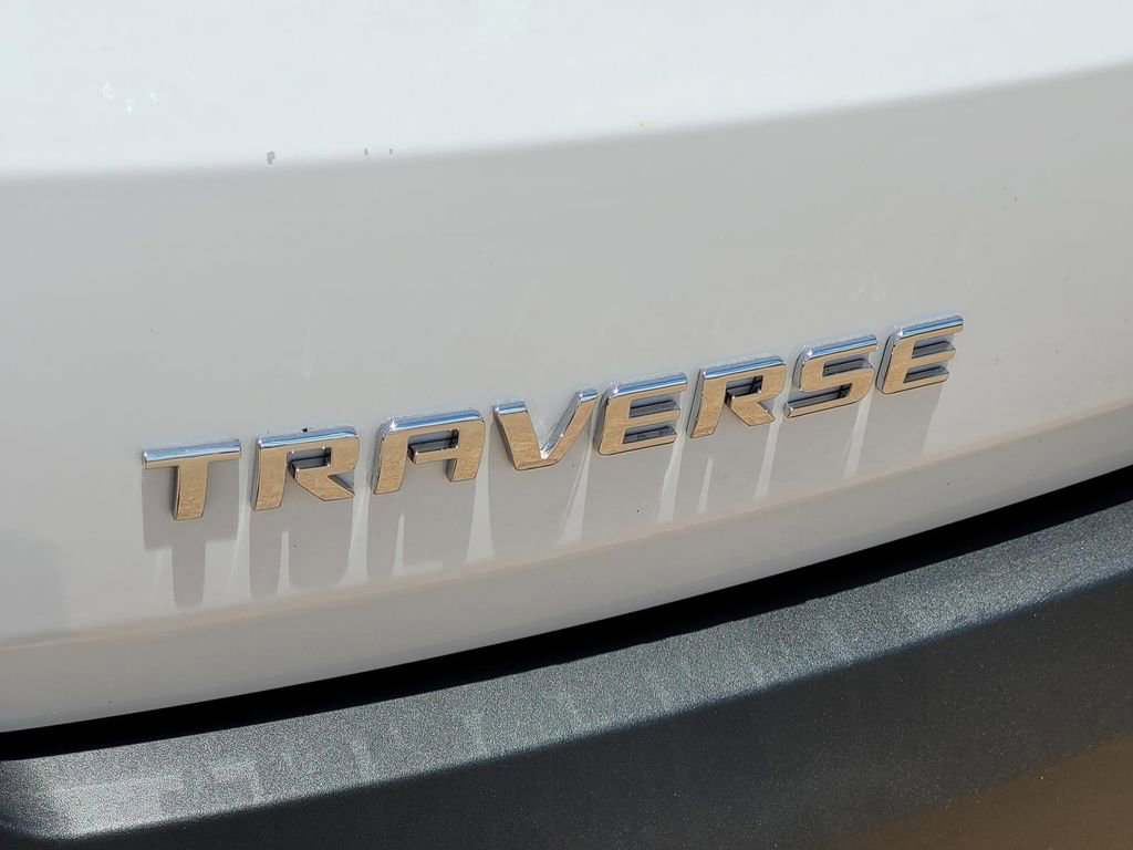 Used 2023 Chevrolet Traverse LS image 8