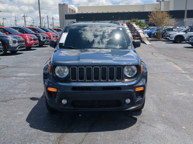 Used 2022 Jeep Renegade Latitude w/ Convenience Group AWD/4WD image 3