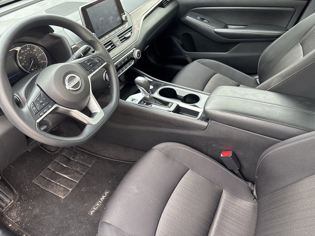 Used 2024 Nissan Altima 2.5 SV image 10