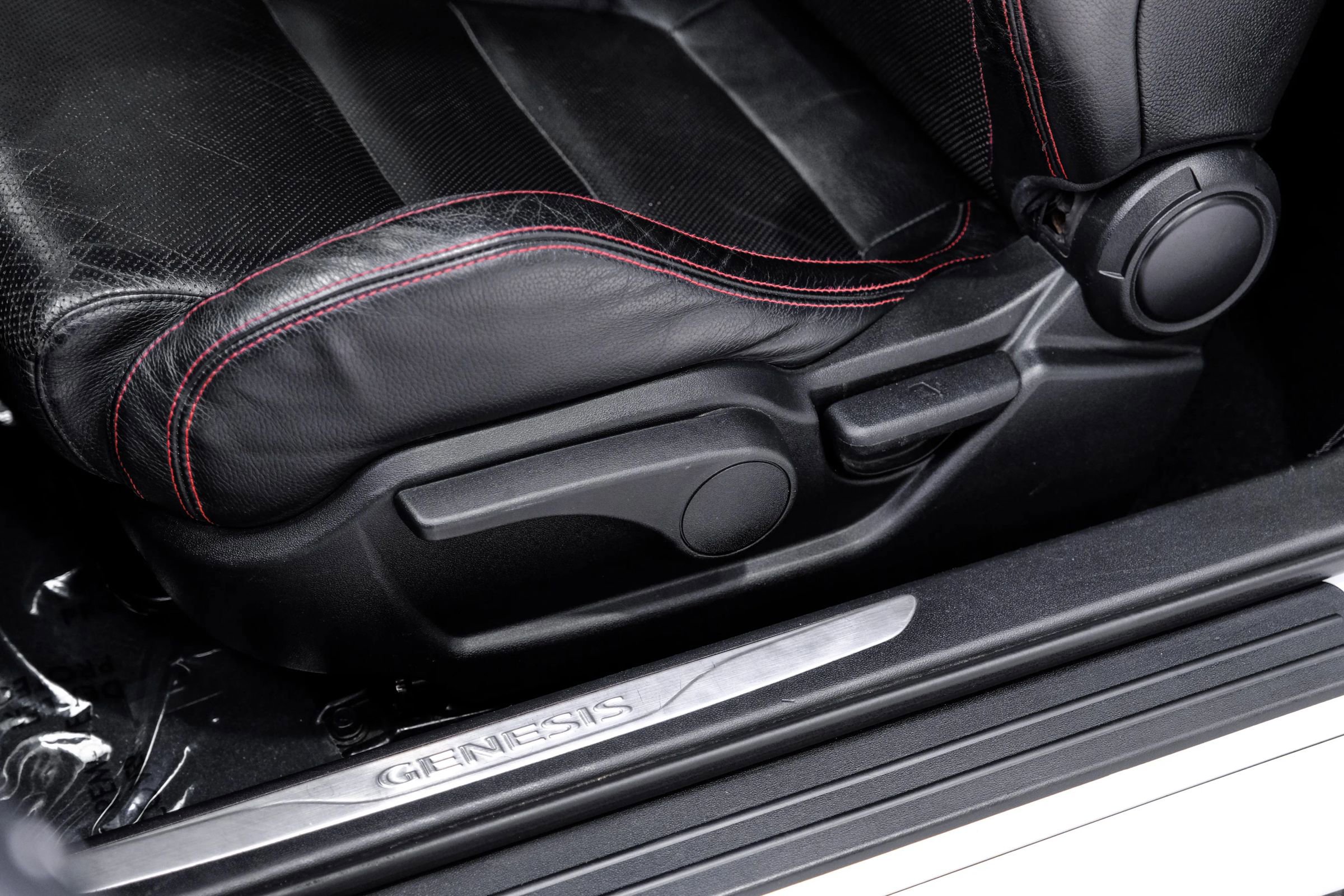 Used 2016 Hyundai Genesis Coupe 3.8 image 39