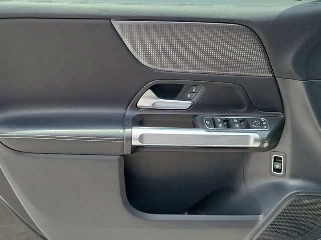 Used 2022 Mercedes-Benz GLB 250 image 22