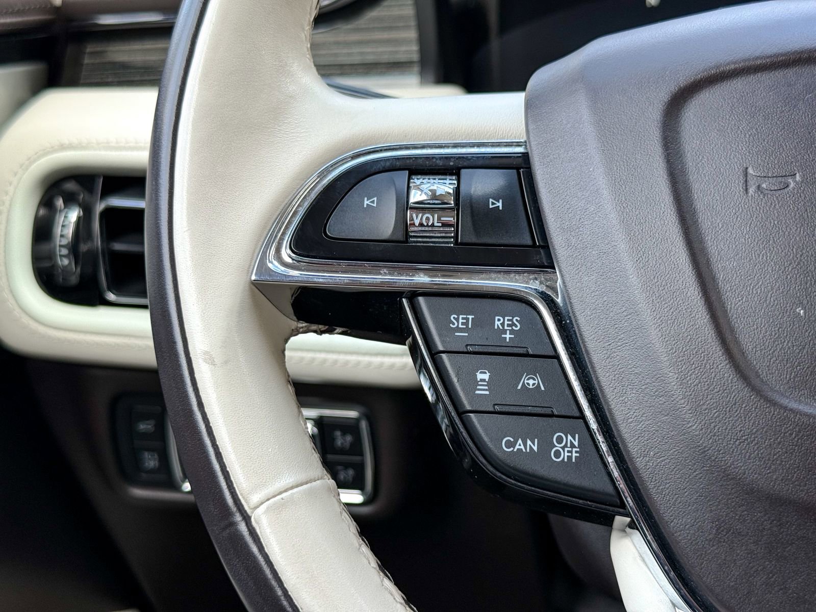 Used 2022 Lincoln Nautilus Black Label w/ Cargo Utility Package image 36